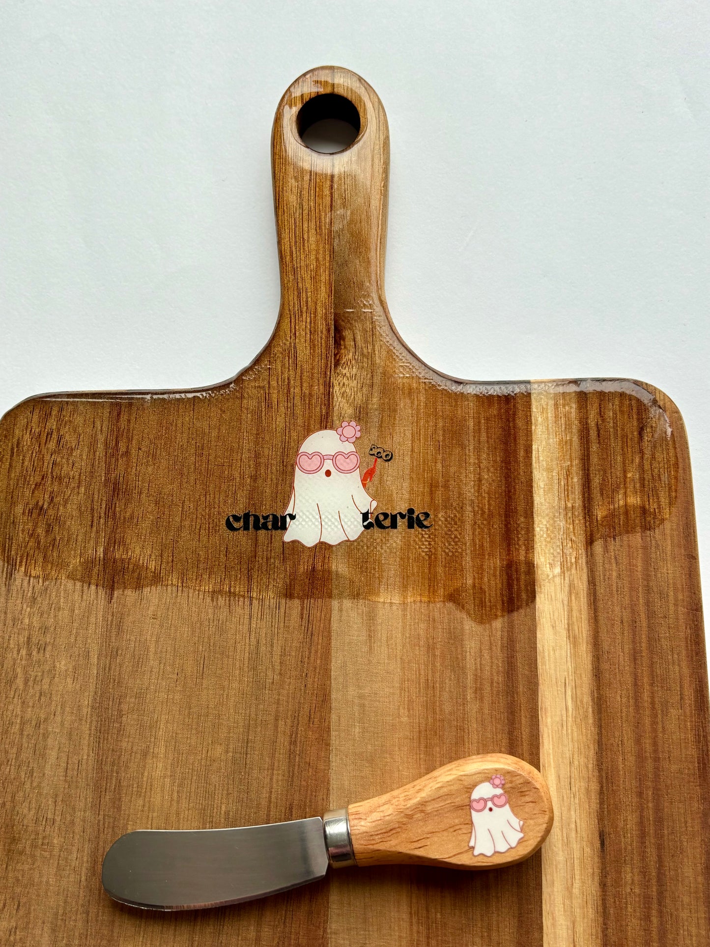 Char-BOO-Terie cutting board with cheese knife