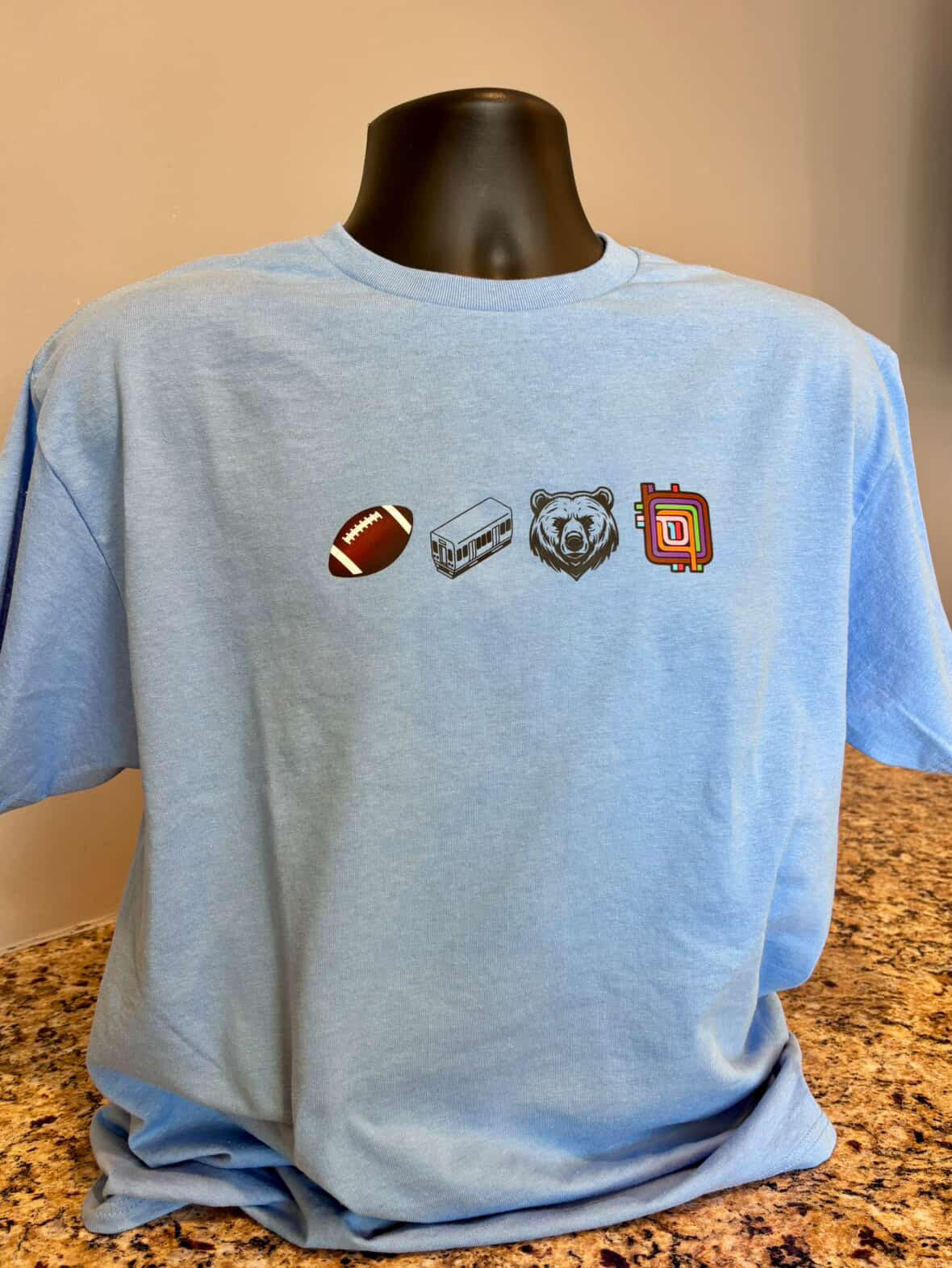 Chicago icons (football, CTA, Bears, Chicago Loop) - Tshirt
